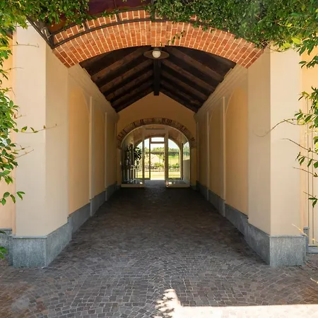 Spinerola In Cascina&restaurant Uvaspina 3* Moncalvo