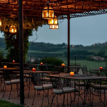 Spinerola In Cascina&restaurant Uvaspina 3*