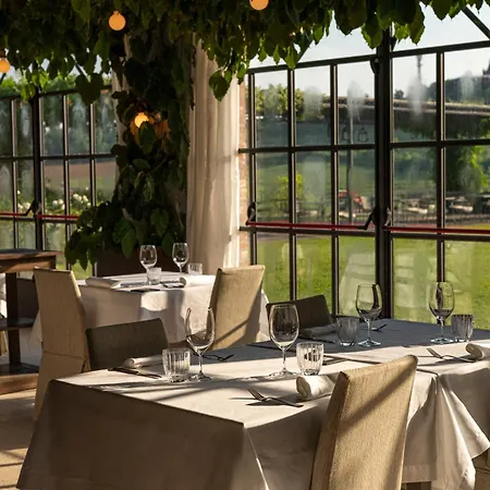 Spinerola Restaurant E Arborea Otel Moncalvo