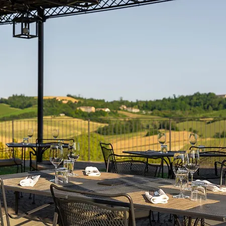 Spinerola In Cascina&restaurant Uvaspina 3*